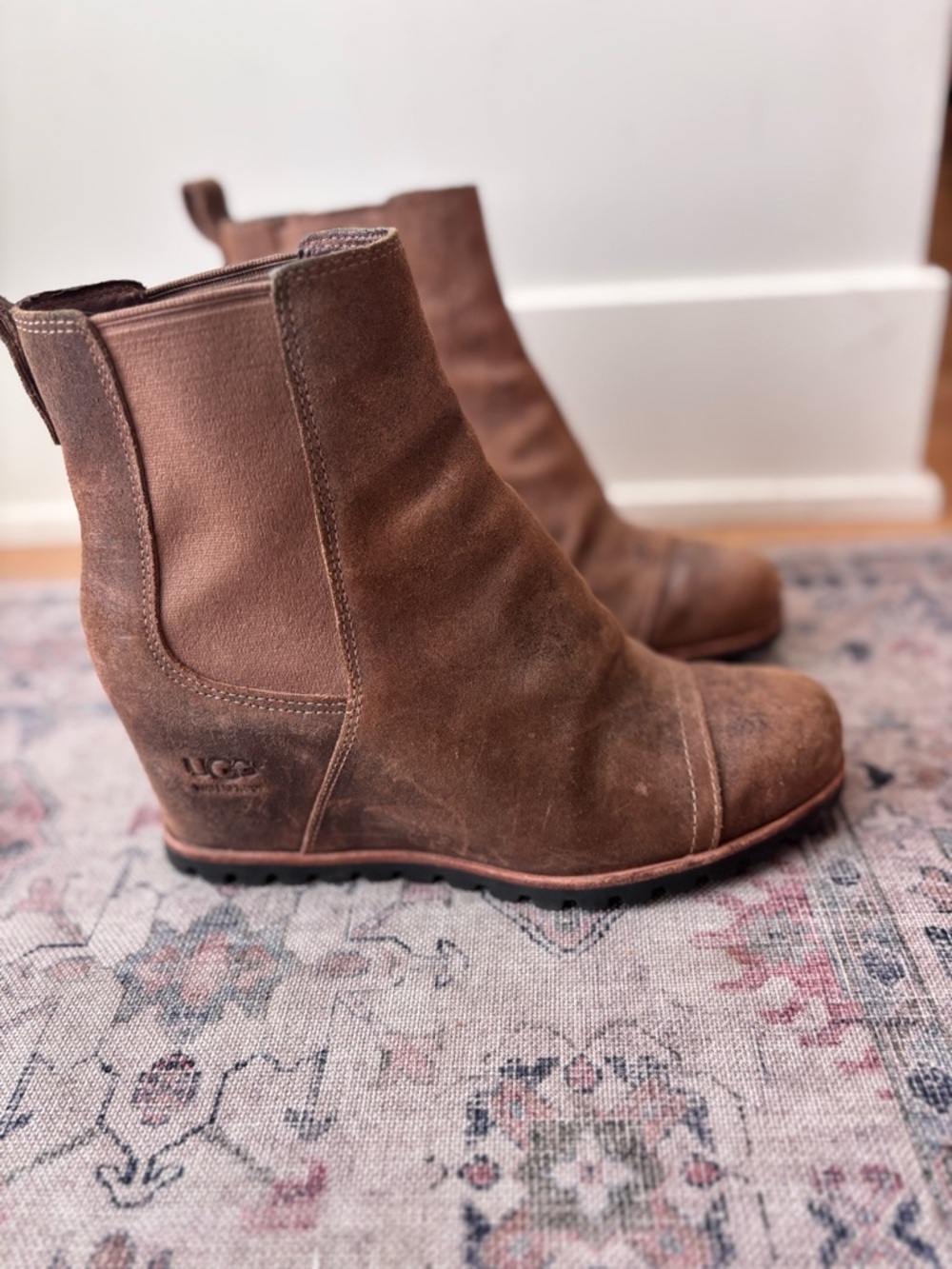 UGG Pax Hidden Wedge Boots Women's Suede Brown Waterproof. Size 9 (39) - Picture 7 of 9